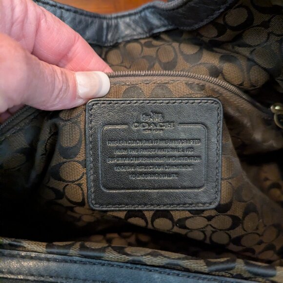 Coach Madison Carlyle Black Leather Shoulder Bag Gold Turnlock - Picture 10 of 14